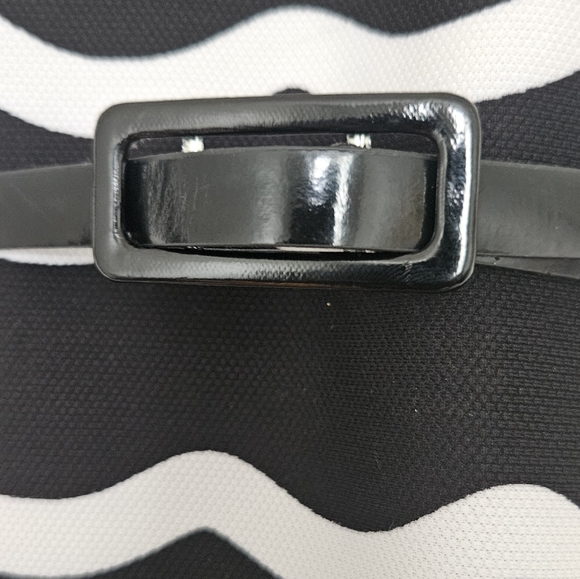 NWOT ILE New York Wavy Design Dress Black and White w/Belt - Picture 5 of 7